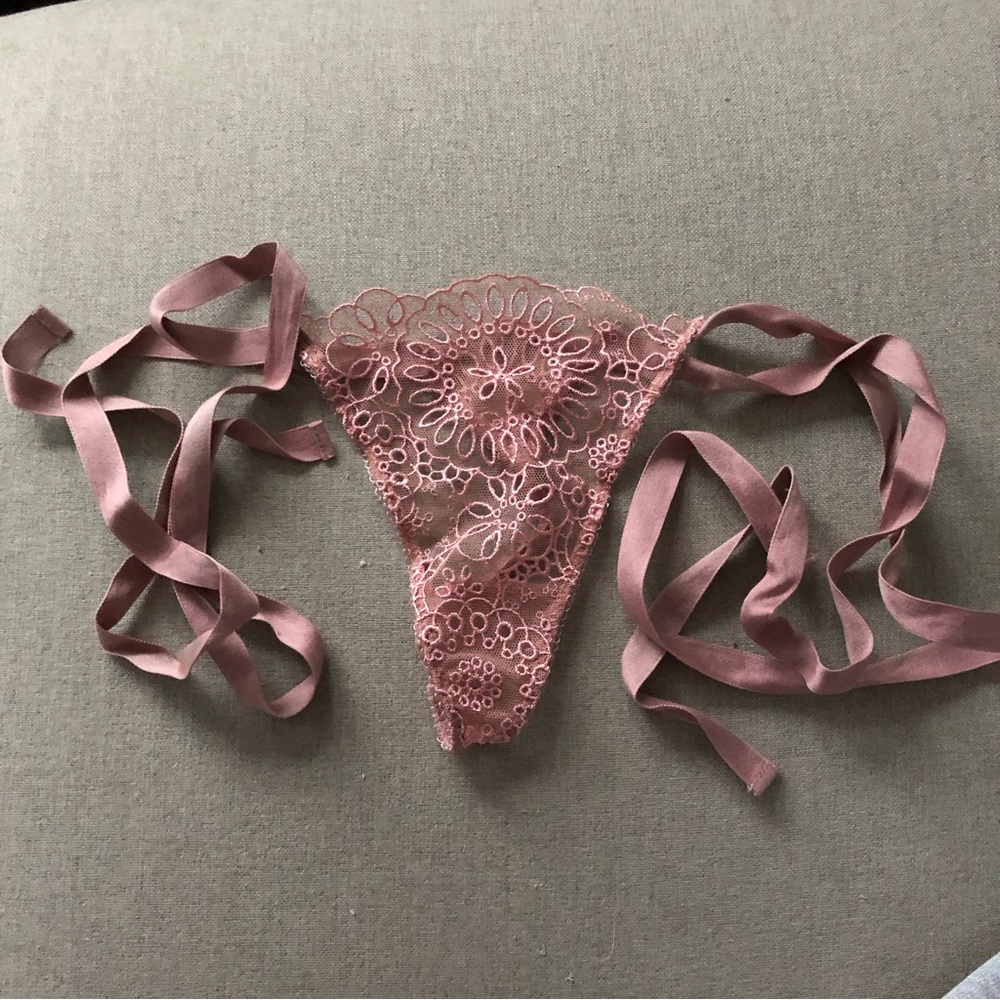Victoria’s Secret Designer Collection Giant Tulle Eyelet V-String